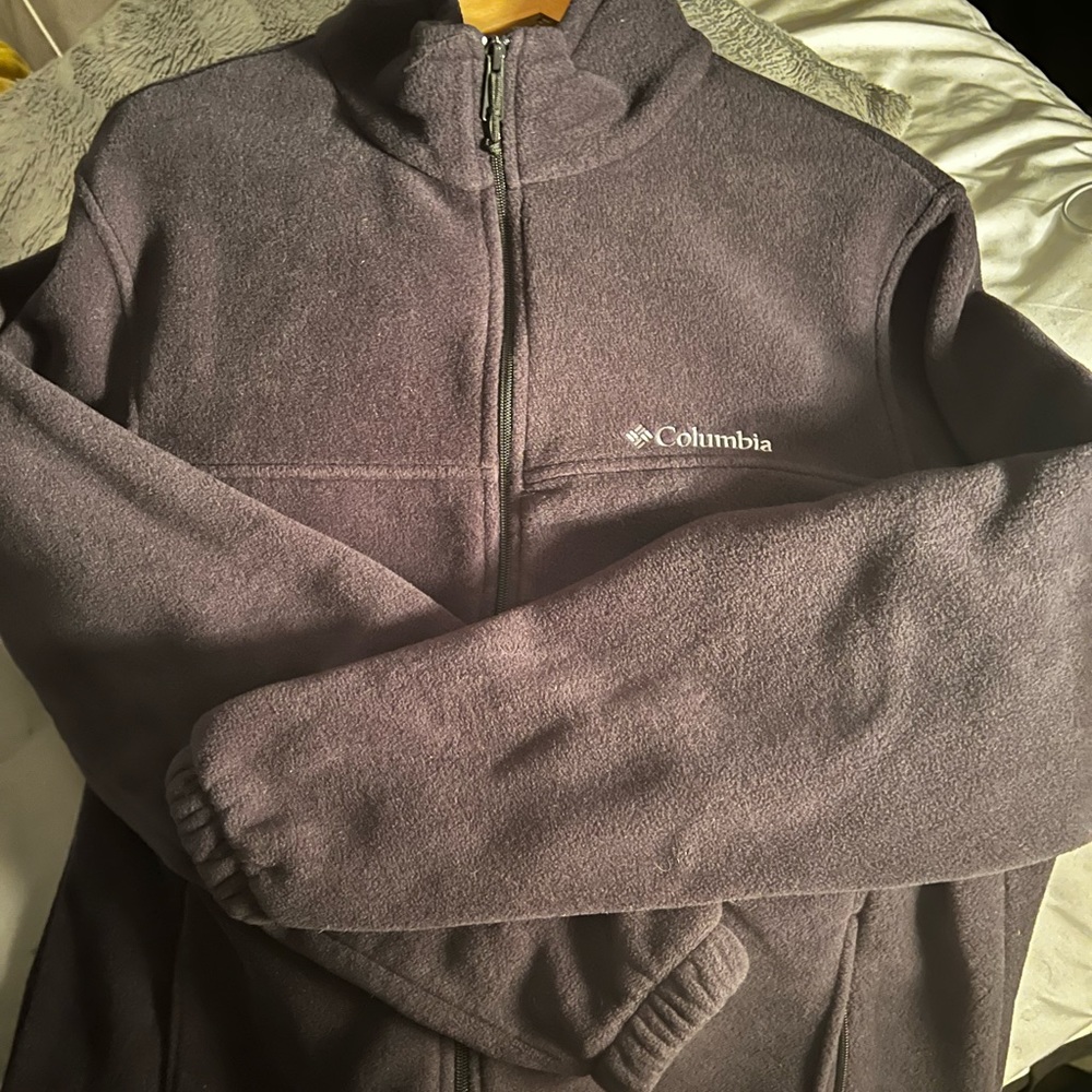 Mens black Columbia jacket. VERY warm and super comfy! This is a mens size L